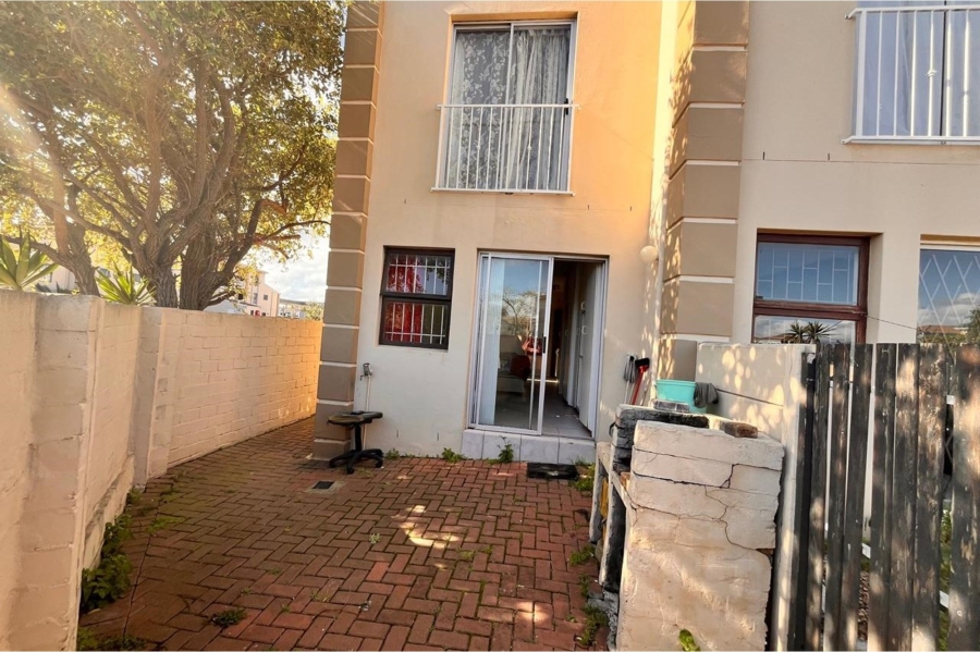 1 Bedroom Property for Sale in Parklands Western Cape